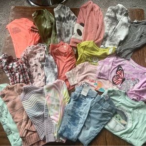 Little girls size 7 lot!!! Some new with tags!!!